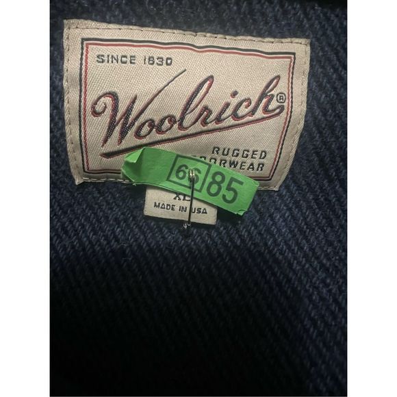 Vintage Woolrich Wool Twill Shirt
Jacket Made In USA Size XL - Picture 6 of 7